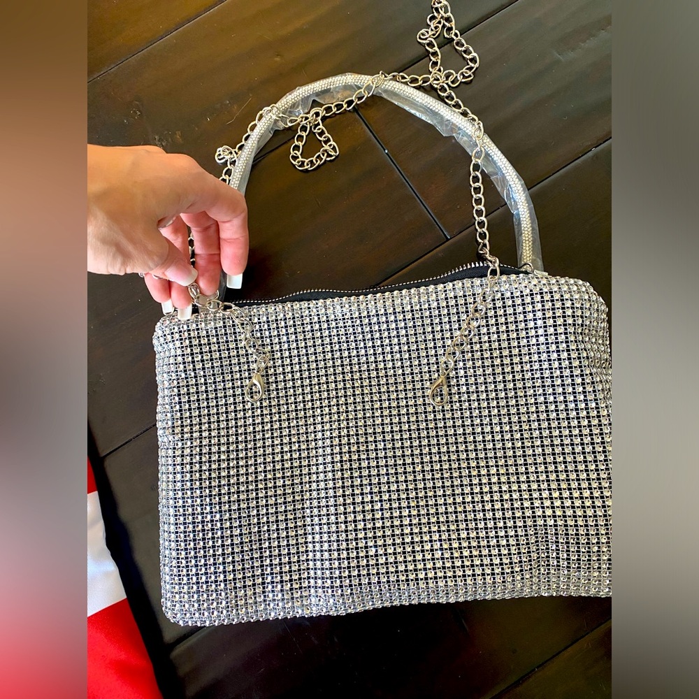 Silver evening bag with 2 straps